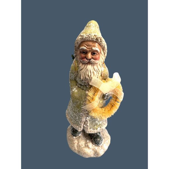 Folk Art Santa Figurine By Teena Flannery With Bottle Brush Wreath Unsigned - Picture 2 of 6